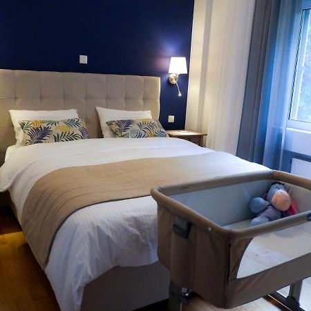 Garden Apartment Next To The Mall -Private Parking أثينا المظهر الخارجي الصورة