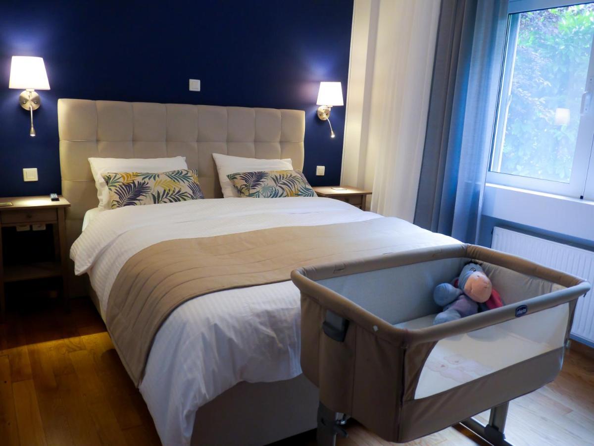 Garden Apartment Next To The Mall -Private Parking أثينا المظهر الخارجي الصورة