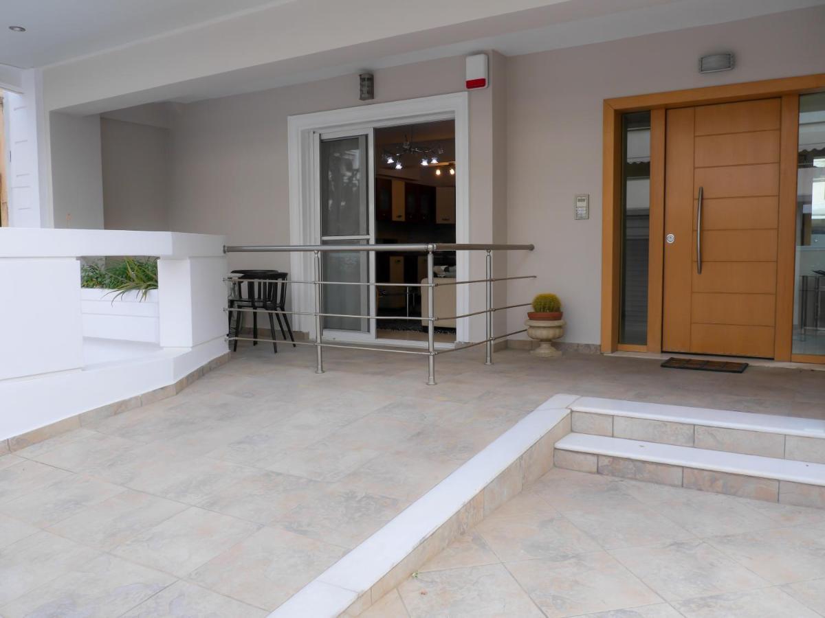 Garden Apartment Next To The Mall -Private Parking أثينا المظهر الخارجي الصورة