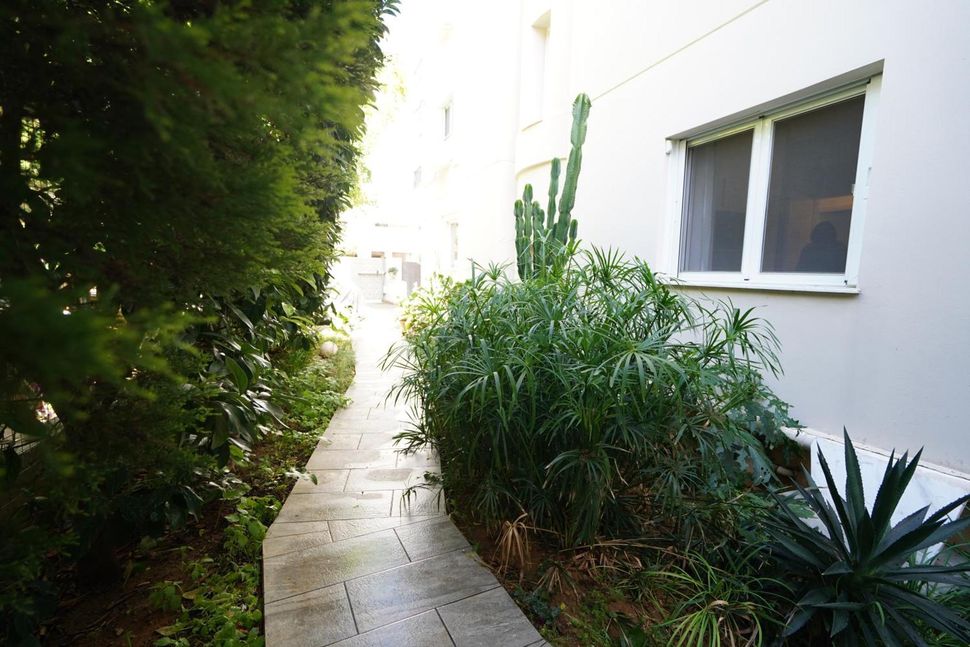 Garden Apartment Next To The Mall -Private Parking أثينا المظهر الخارجي الصورة